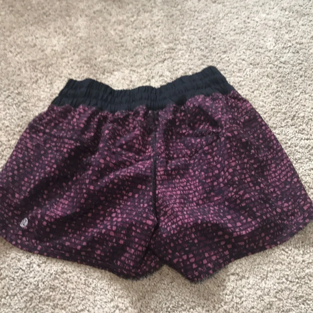 Lululemon Tracker Short IV (4") Shatter Weave - Picture 3 of 9